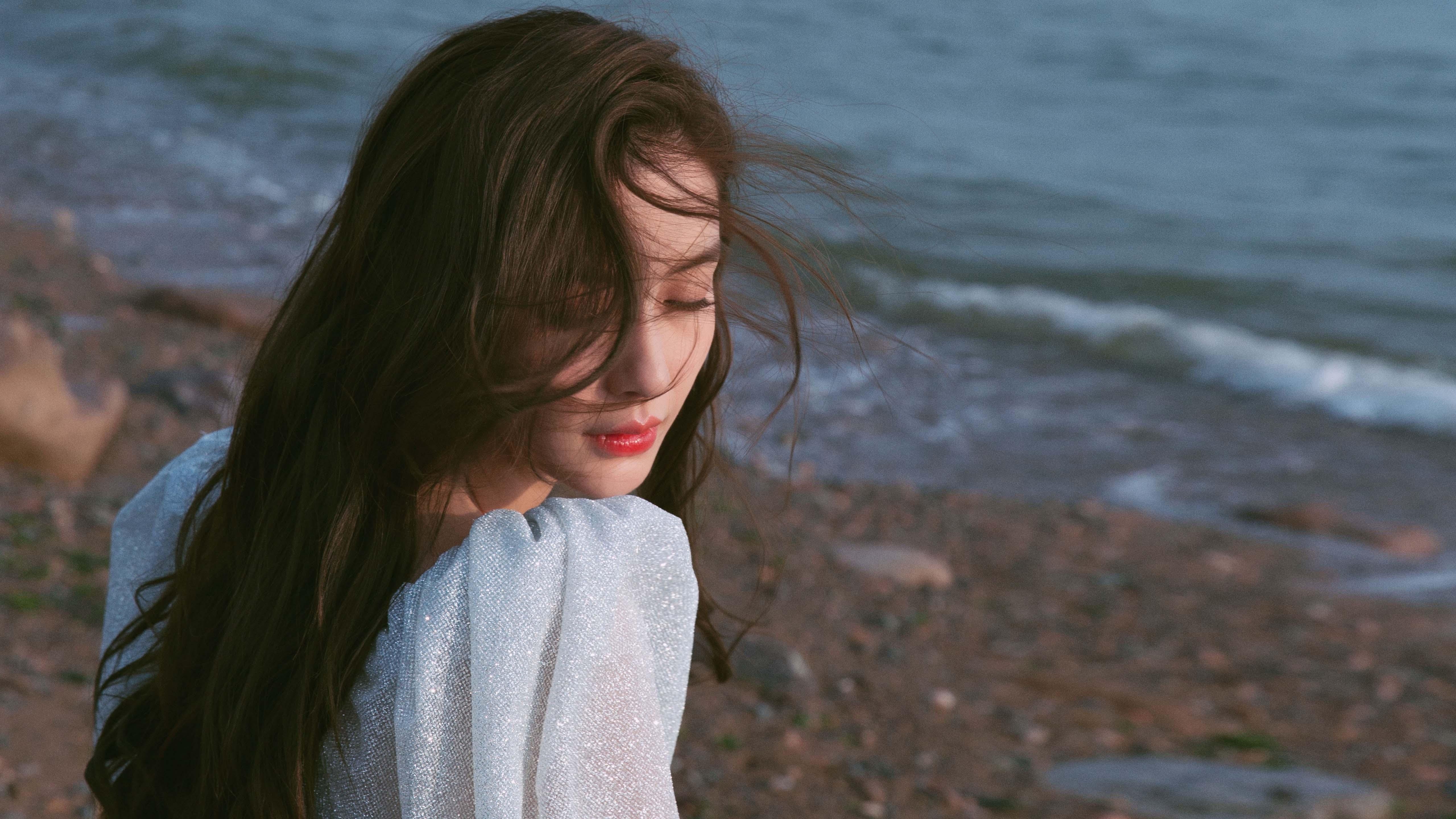 盛宴之上，当总决赛的室内焰火照亮温网古老的草坪—穆雷的燃情与网球的变奏