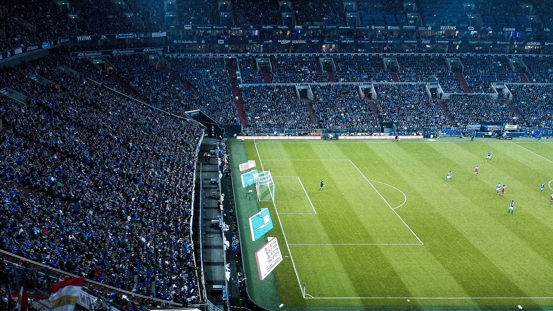 彩虹两端，莱万的转换艺术与智利撕裂巴西的战术启示