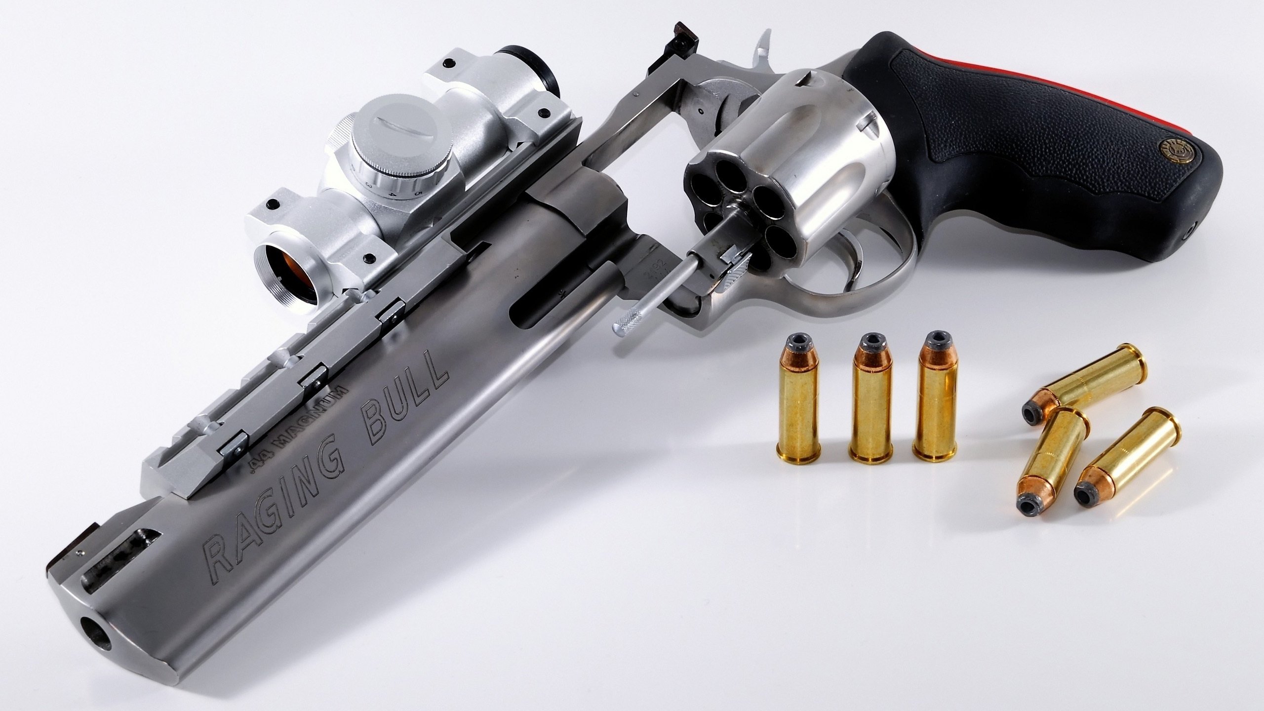 奇迹夜的双重奏,库尔图瓦扑出制胜球,尼斯防反绞杀曼城