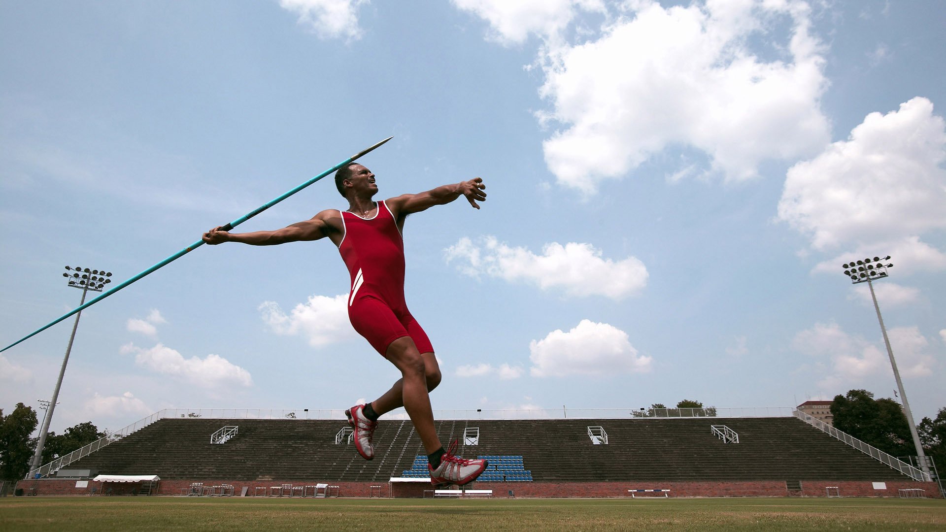 单向锁链，伦纳德如何用沉默的防守为快船锁死胜利