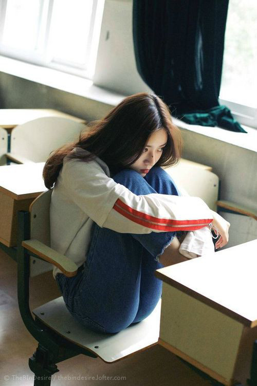 极速赛道与硬木地板的共鸣，唯一性竞争的艺术